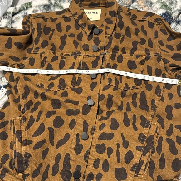 L’AGENCE Celine Leopard Denim Jacket Size L Rare Leopard - Picture 13 of 13